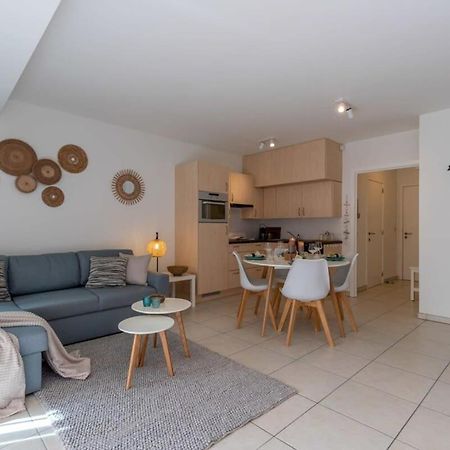 'Blue Sea' - Studio In Ostend With Private Parking Apartman Kültér fotó