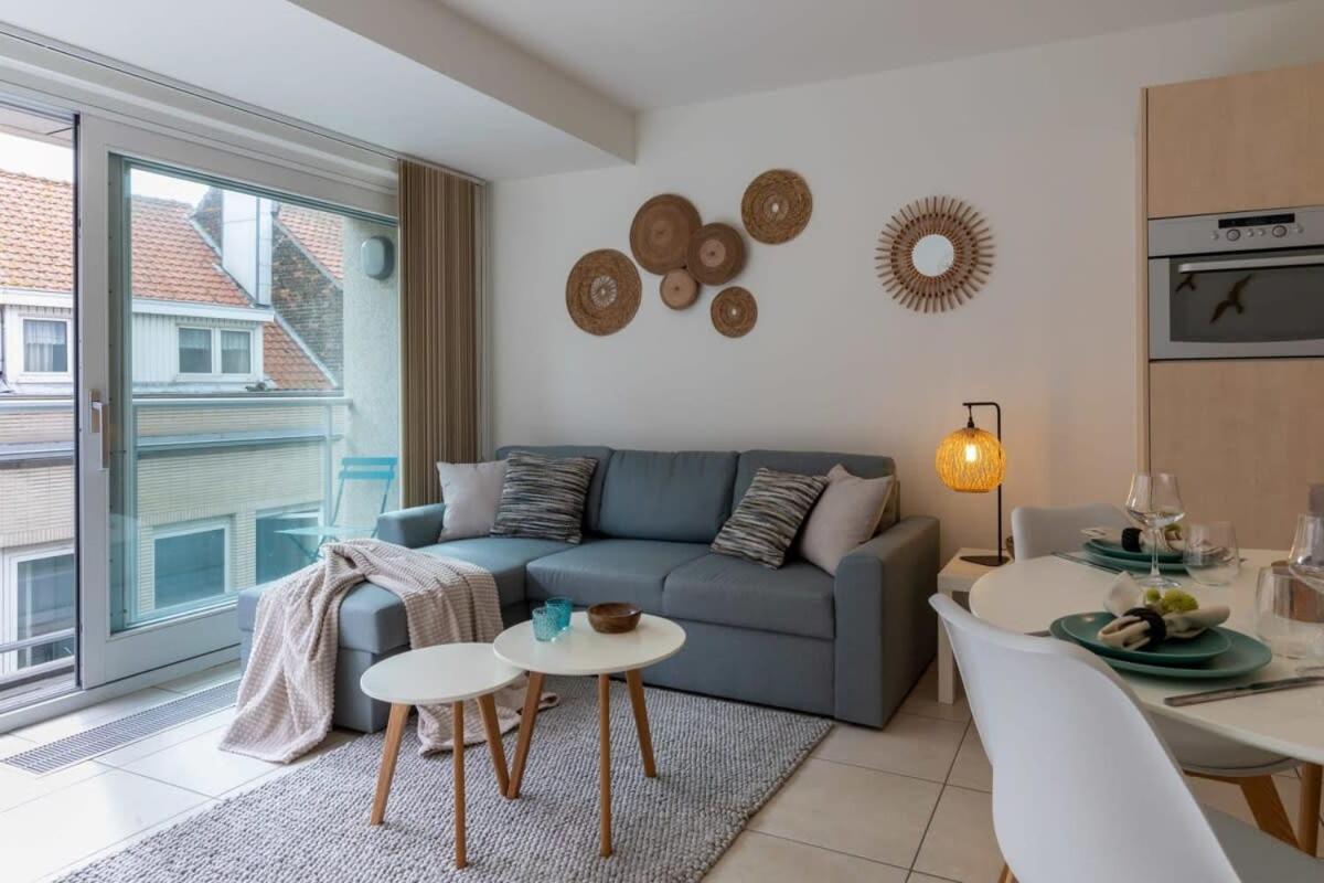 'Blue Sea' - Studio In Ostend With Private Parking Apartman Kültér fotó